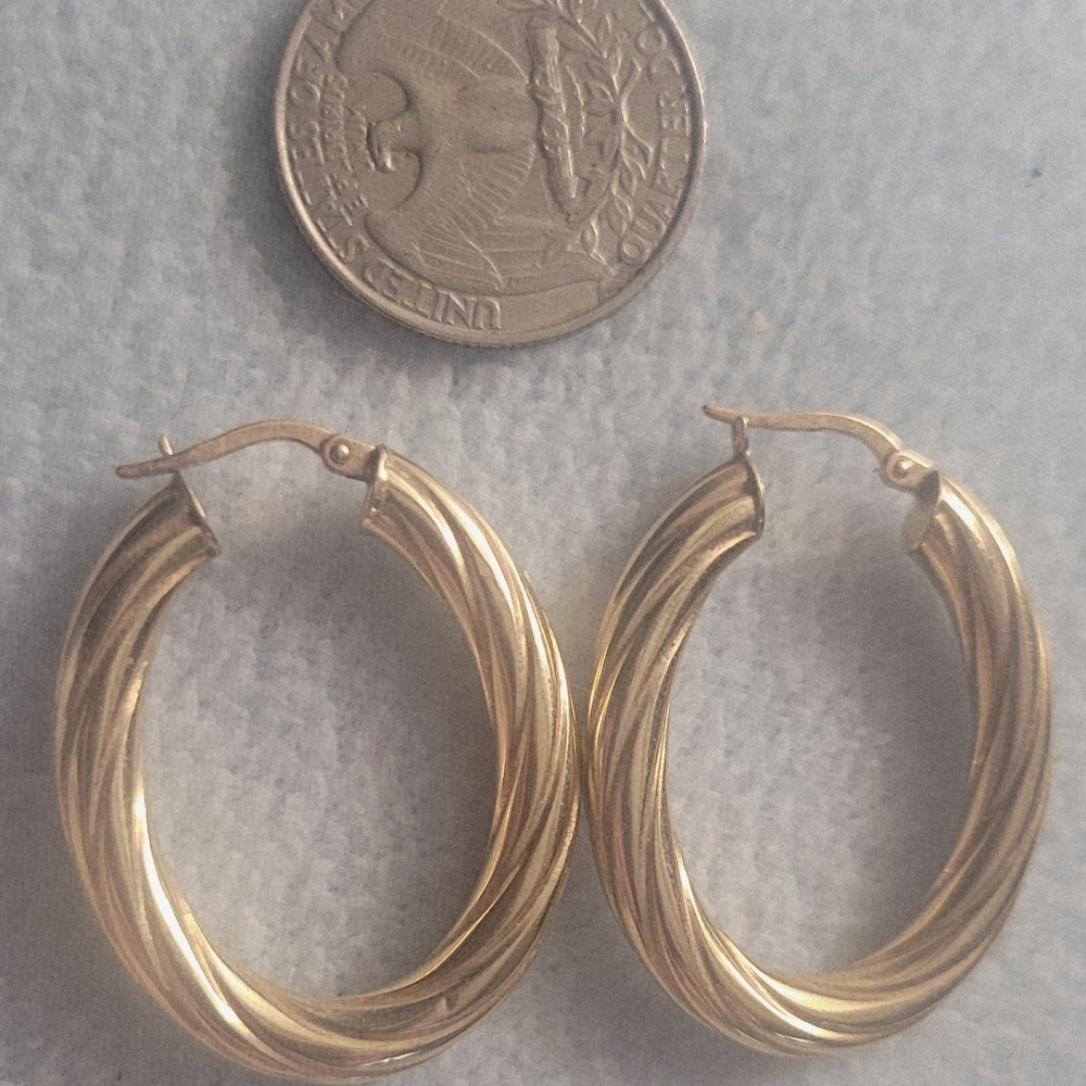 14k Gold Twisted Hoop Earring 1.5 Inches